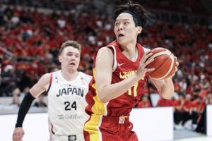 郭士强：杨瀚森有进步 但毕竟回来得晚 和队友们相互之间不熟悉