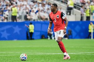 阿拉巴：西班牙实力强大控球能力出色，我们追着球跑很艰难