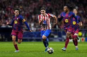 TA：巴萨仍将阿尔瓦雷斯列为头号引援目标，但球队非常欣赏凯恩